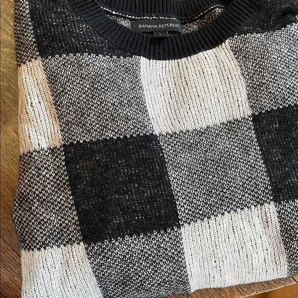 Elegant Women's Sweater Trio in Gray, Black, and Burgundy - Picture 7 of 7